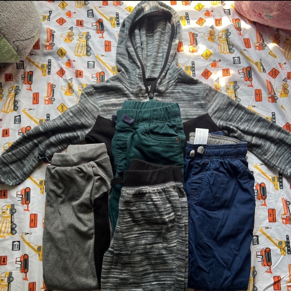 Boys 5/6 joggers bundle plus matching hoodie